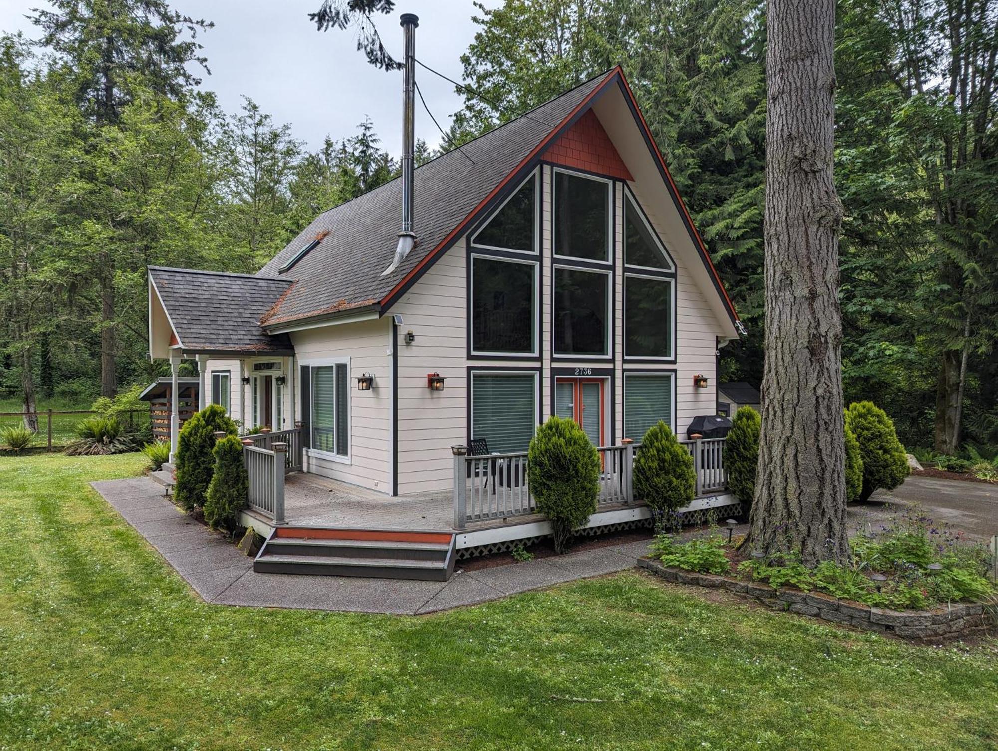 Fox Paws Luxury Cabin - Hot Tub, Fire Pit & Pines! Hansville Exterior photo